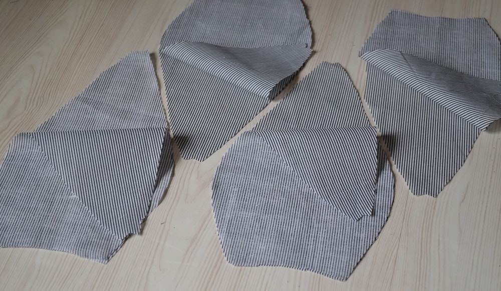 Eight equal cone pieces of lining