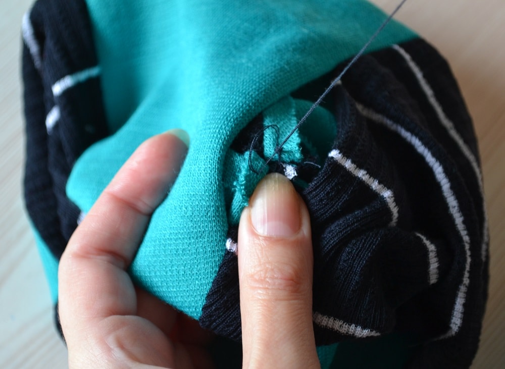 How to join both inner top points of hat