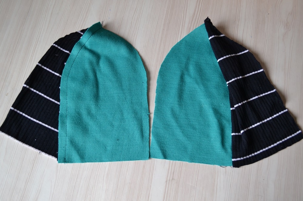 Start sewing a reversible knit hat