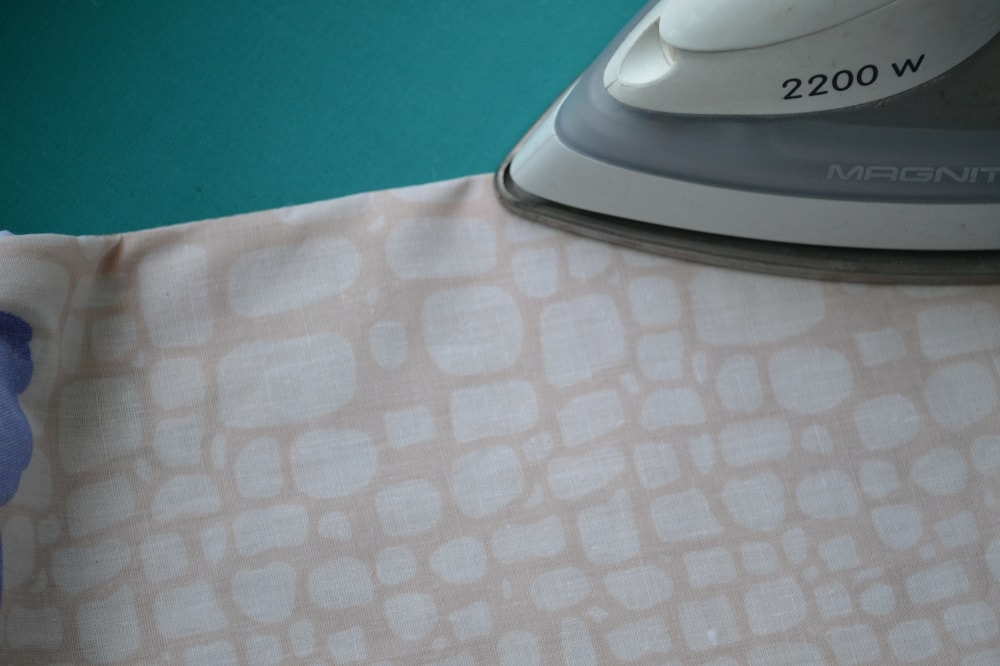 How to iron a pillowcase