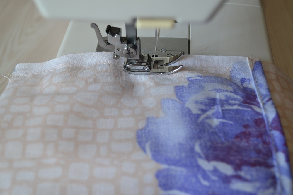 How to stitch edges of pillowcase