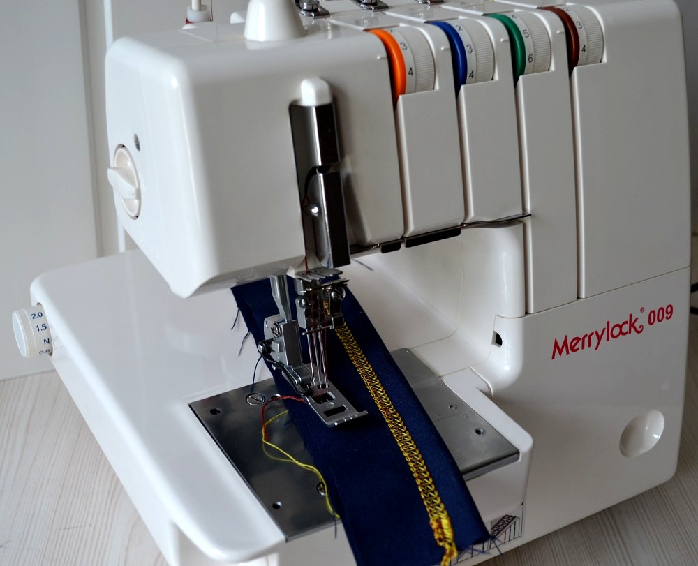 How to use a cover stitch machine