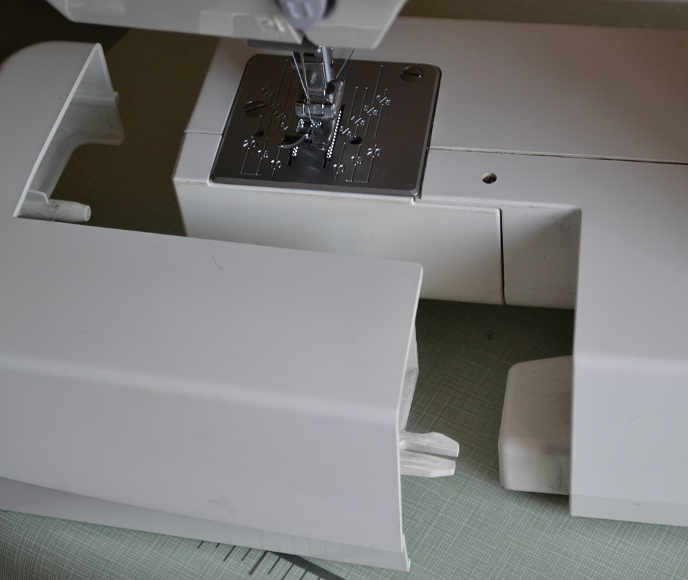 Sewing machine removable table