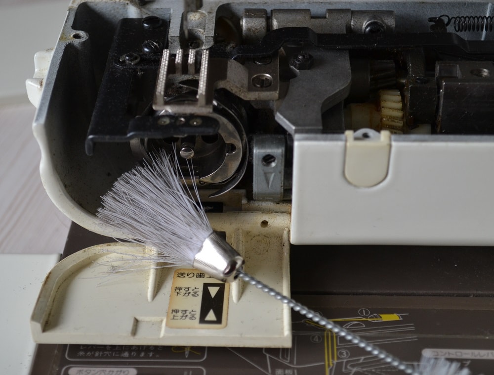 How to clean a shuttle mechanism