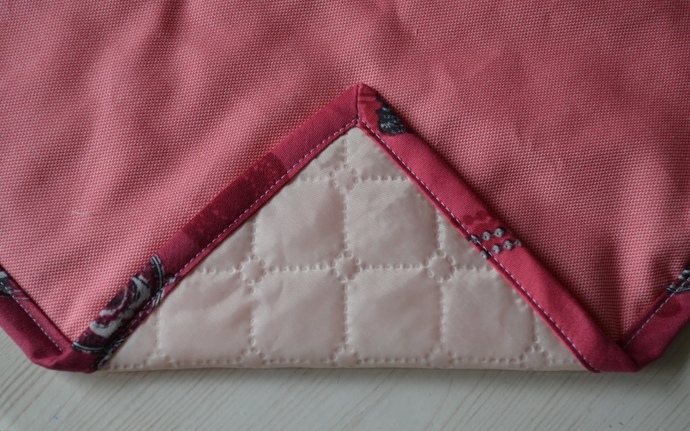 How to sew bias tape around right angles