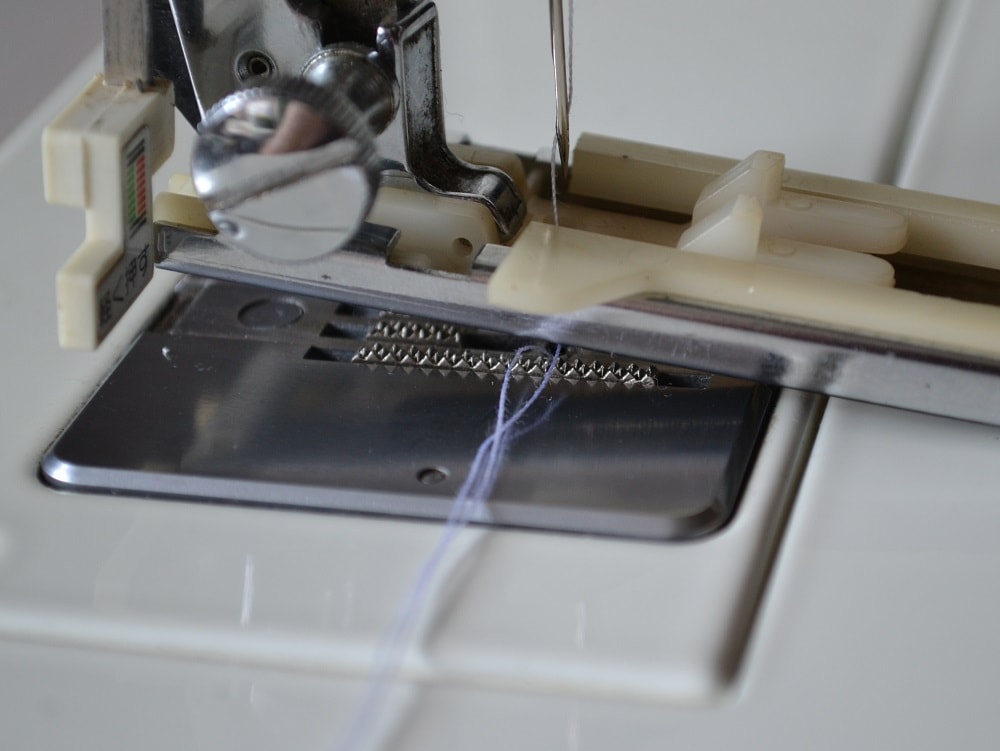 How to sew an automatic buttonhole, view 12
