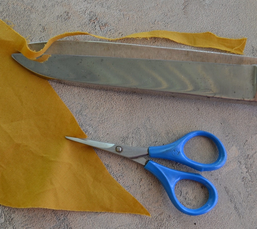How to check quality of sharpening scissors