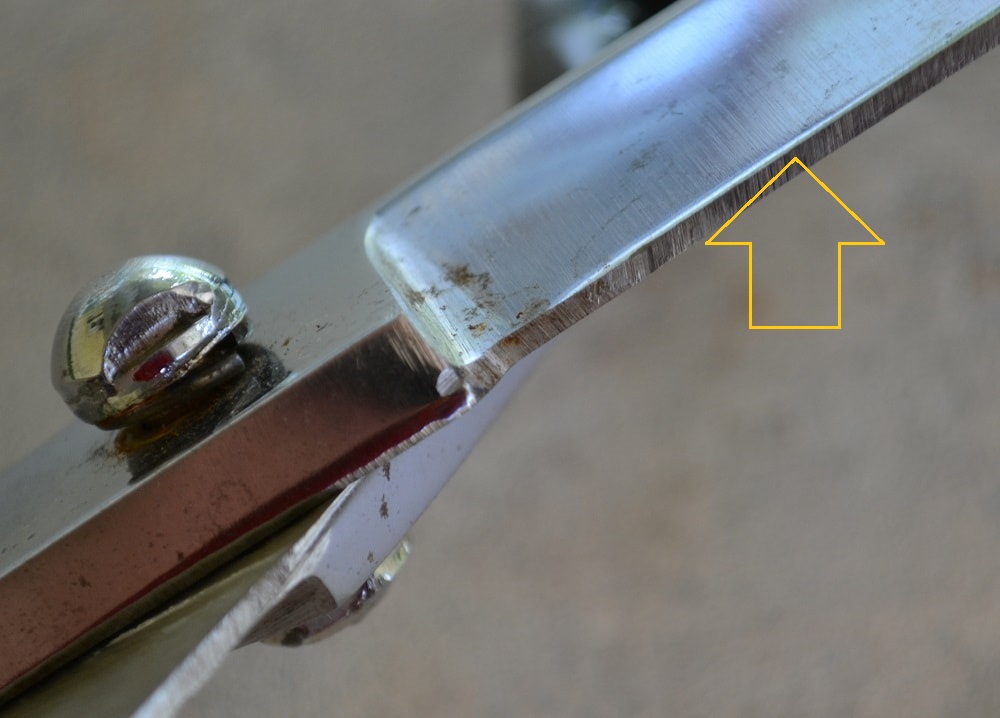 Blade has a certain angle of sharpening